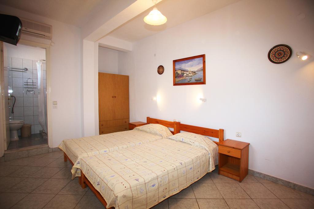 Alexandros Rooms&Studios Skopelos Quarto foto