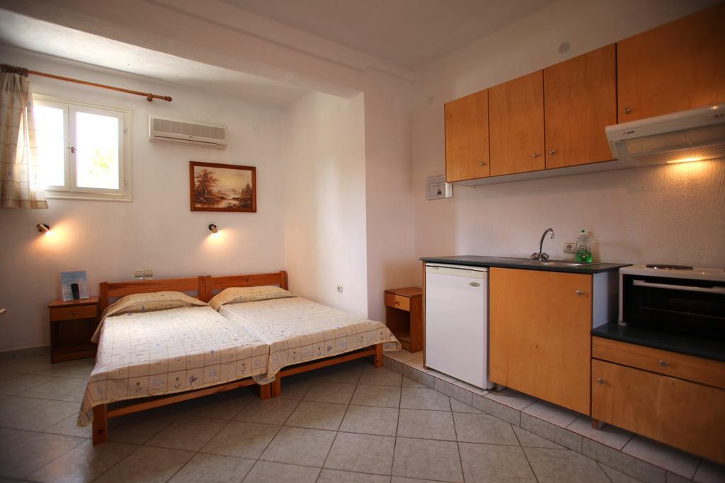 Alexandros Rooms&Studios Skopelos Quarto foto